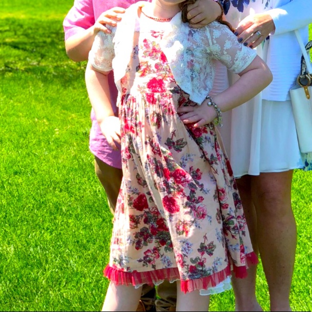 April Cornell great shape! Beautiful